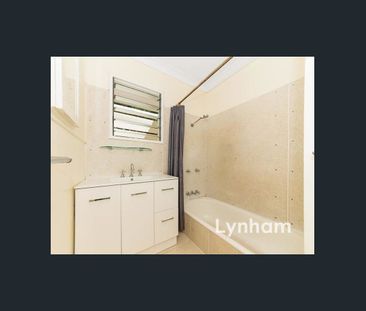 Spacious Family Home in Superb Location – Walk to Stockland - Photo 4