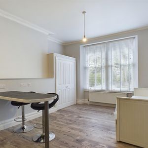 Chantry Road Clifton, Bristol - 1 bedroomProperty for lettings - Chasebuchanan - Photo 3