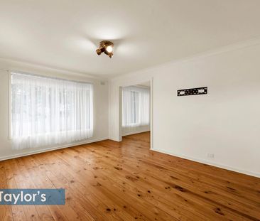 MOVE IN & RELAX - LOW MAINTENANCE FAMILY HOME - Photo 2