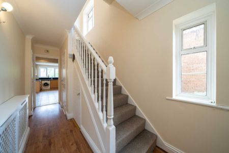 Ellingham Road, Adeyfield, Unfurnished, Available Now - Photo 5