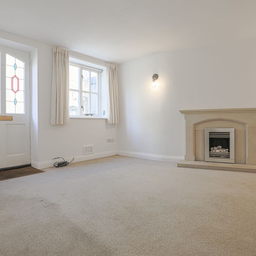 3 bedroom cottage with parking – central Stamford - Photo 1