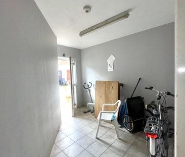 GELIJKVLOERS - APPARTEMENT - REZ-DE-CHAUSSEE - Foto 5