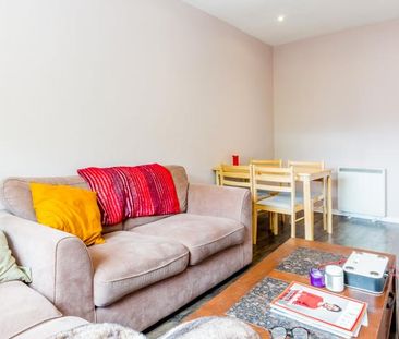 3 Bedroom, 1 bath, 1 reception Maisonette - Photo 1