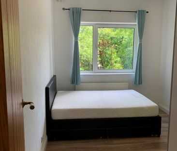 2 Bed Flat, Victoria Way, SE7 - Photo 3