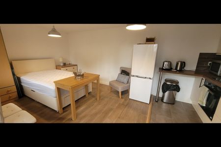 Room in a Shared House, Woodland Drive, BN3 - Photo 2