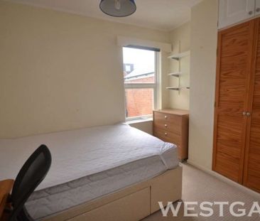 4 Bed - Pitcroft Avenue, Reading - Photo 6