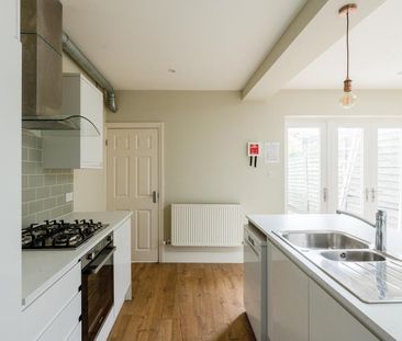 3 bedroom terraced house to rent - Photo 5