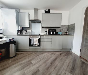 2 bedroom apartment to rent - Photo 2