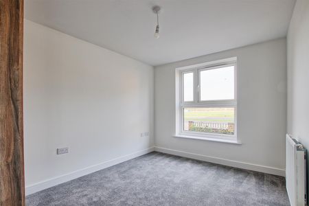 Flat – 48 Pathfinder Way, Northstowe, Cambridge 48 - To Rent - Photo 4