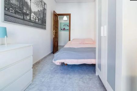 Carrer de Sagunt, Valencia, Valencian Community 46009 - Photo 3