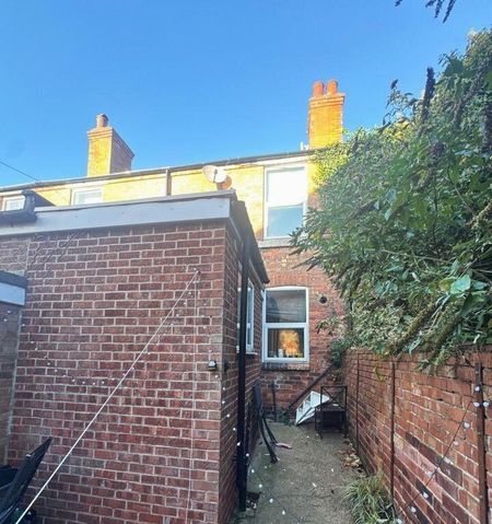 2 bedroom terraced house to rent - Photo 5