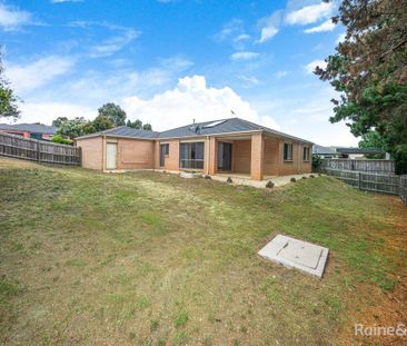 24 Baggygreen Street, Sunbury, VIC 3429 - Photo 5