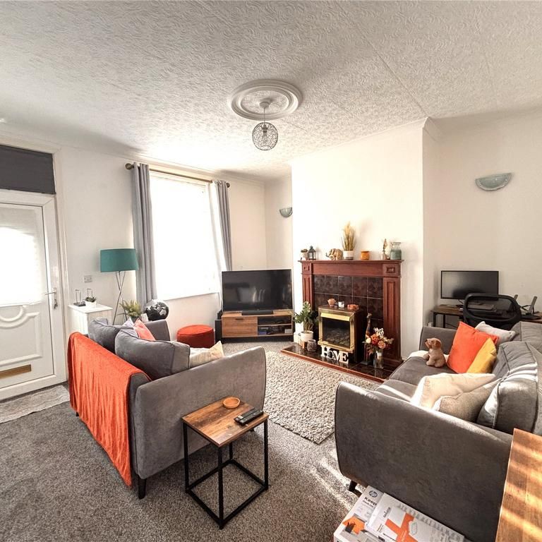 2 bedroom terraced house to rent - Photo 1