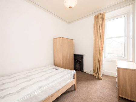 3 bedroom apartment to rent - Photo 3