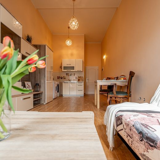 Na prenájom 1 izbový byt - Prešov, Hlavná ulica - Photo 1