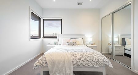 Low-Maintenance Unit in a Prime Belmont Location - Photo 4