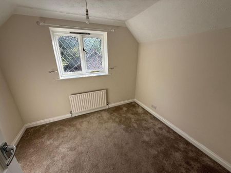 4 bedroom detached house to rent - Photo 3