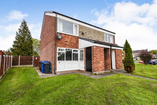 Abbey Road, Tyldesley, M29 - Photo 1