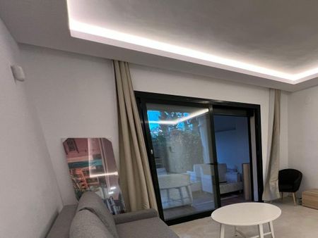 2 bedroom luxury Apartment for rent in Nueva Andalucia, Spain - Photo 2