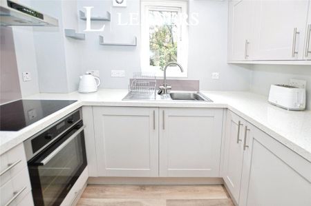 1 bedroom flat to rent - Photo 4