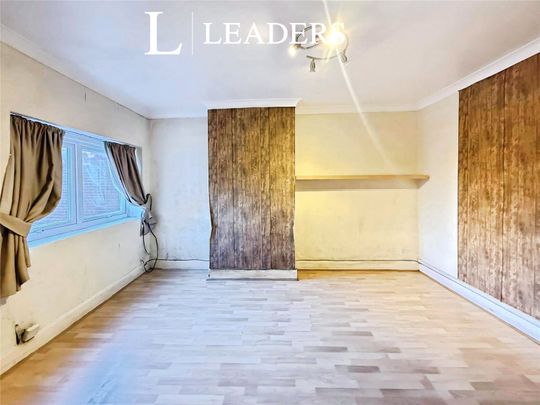 2 bedroom apartment to rent Wimborne Road, Moordown, Bournemouth, BH9 - Photo 1