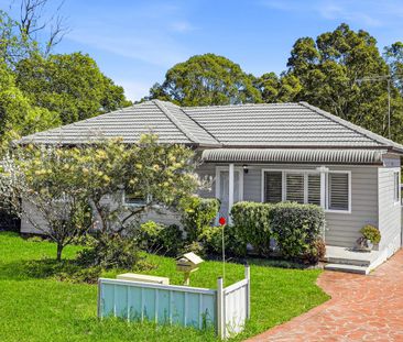 Three Bedroom Home In Prime Location! - Photo 6