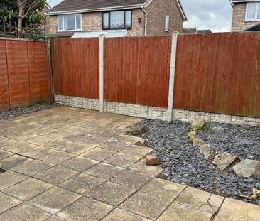 2 bedroom semi-detached house to rent - Photo 5