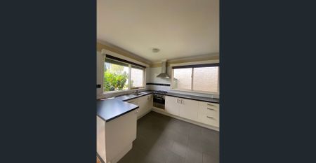 Abundance of character and charm - Photo 5