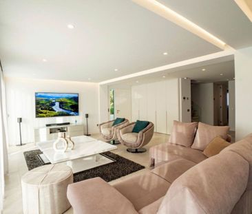 House in Nueva Andalucía, Costa del Sol - Photo 1