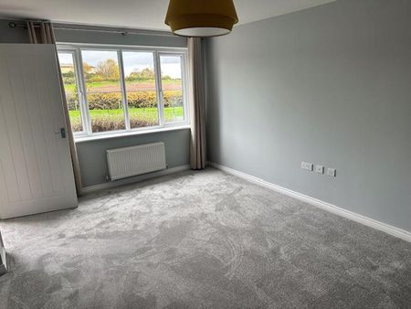 3 bedroom detached house to rent - Photo 2