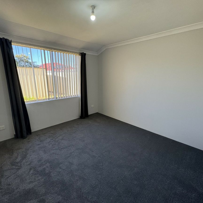 LARGE FAMILY HOME IN PINJARRA - Photo 1