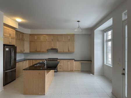 Detached Home For Lease | E8094078 - Photo 3