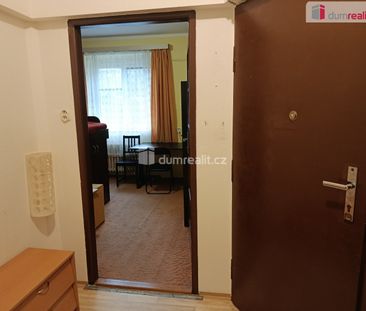 Pronájem bytu 1+kk a garsoniéry 30 m², Nová Šárka 477, Praha Liboc - Photo 1