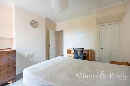 3 bedroom terraced house to rent - Photo 4