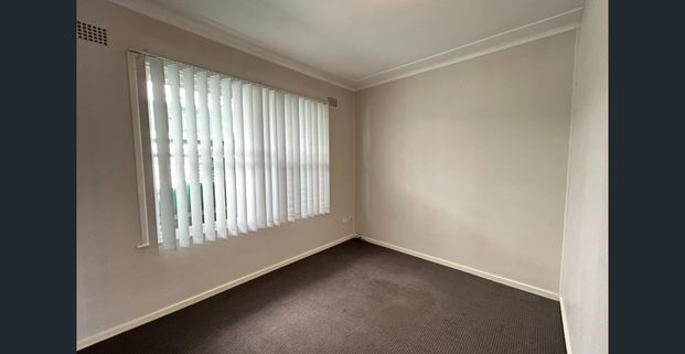 WELL PRESENTED, CLOSE TO WESTFIELD KOTARA!!! - Photo 1