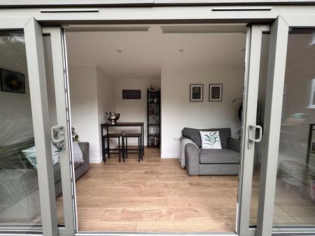 3 bedroom semi-detached house to rent - Photo 5