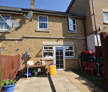 3 bedroom terraced house to rent - Photo 2