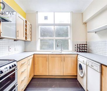 3 bedroom flat to rent - Photo 6