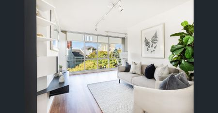 Streamlined apartment in idyllic jacaranda-lined street - Photo 5