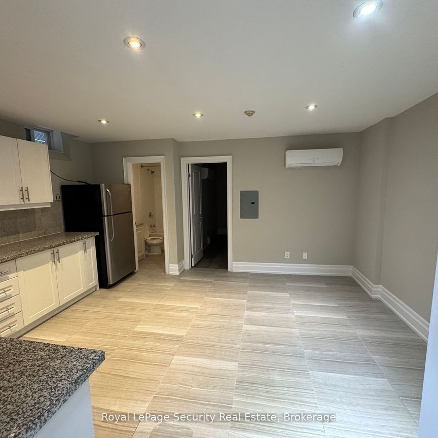 For Lease - 62 Lippincott Street Unit# 4, Toronto, Ontario - Photo 1