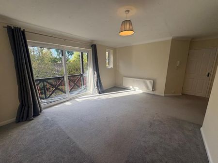 Albury Road, Surrey, GU1 - Photo 4