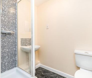 2 bedroom apartment to rent Mirabella Close, Southampton, SO19 - Photo 5