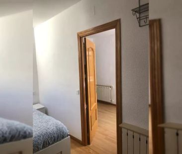 1-bedroom apartment for rent in Embajadores - Photo 2