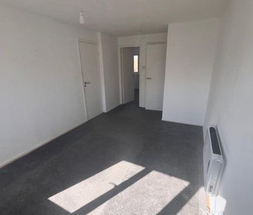 1 Bed Flat, Kent Street North, B18 - Photo 2