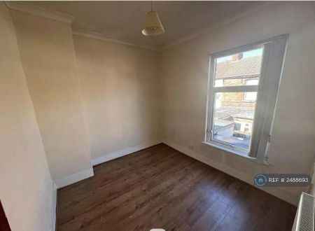 2 bedroom terraced house to rent - Photo 3