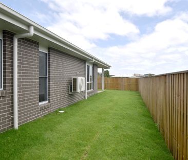 :: STUNNING MOVE-IN READY HOME IN BOYNE ISLAND - Photo 1