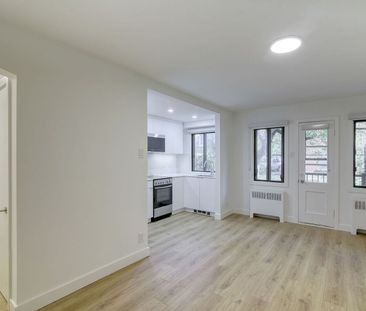 3250 Van Horne Street - Photo 3