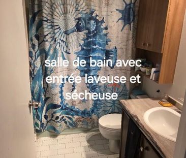 logement 5 1/2 à louer - Photo 3
