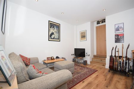 Radnor Road, Twickenham - 1 bedroomProperty for lettings - Chasebuchanan - Photo 3