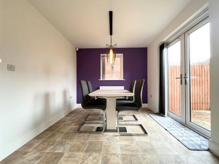 3 bedroom detached house to rent - Photo 5